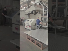 울타리 기둥을 뚫고