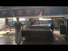 ant corrosion 완전 용접 1.83*2.5m Mesh Panel Fencing 생산 중