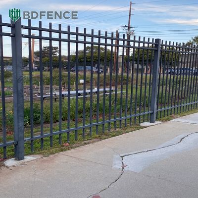 야외 중용 6 피트 철조 울타리 검은 코팅 스틸 매팅 튜버 울타리